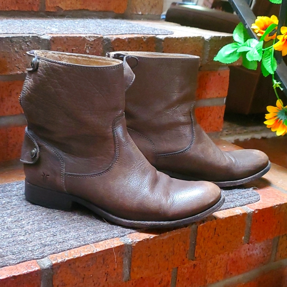 FRYE Leather booties